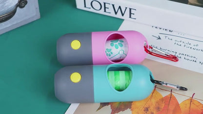 מחזיק שקיות עם תאורה שמלווה אותך בכל טיול 🐾💡