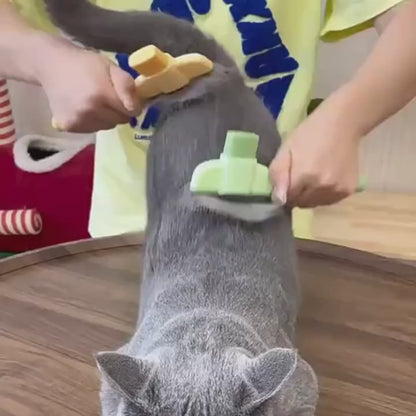 מברשת הקסם לחיות – מנקה בלחיצה אחת ומחזירה פרווה רכה כמו ביום הראשון